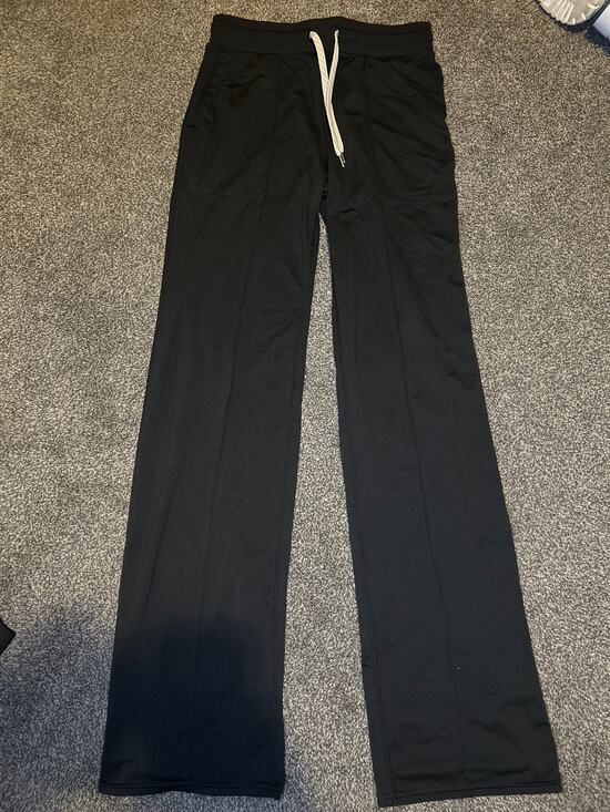 Vuori Pants - Vuori women’s wide leg pants size small